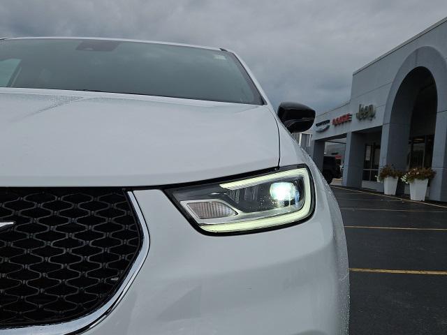new 2026 Chrysler Pacifica car, priced at $42,059