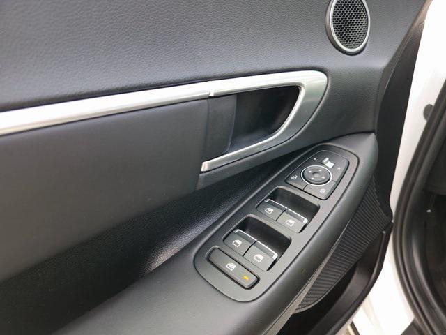 used 2022 Hyundai Sonata Hybrid car, priced at $19,643