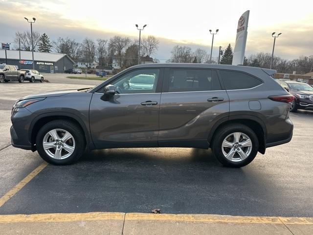 used 2024 Toyota Highlander car, priced at $38,994