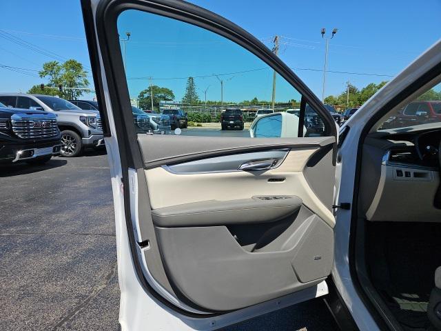 used 2017 Cadillac XT5 car, priced at $17,543