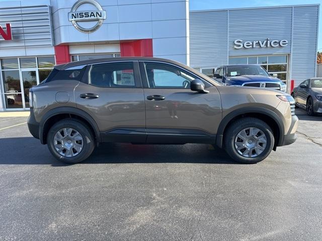 new 2025 Nissan Kicks car, priced at $23,999