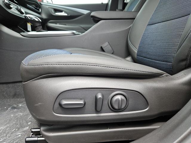 new 2025 Buick Envista car, priced at $26,292