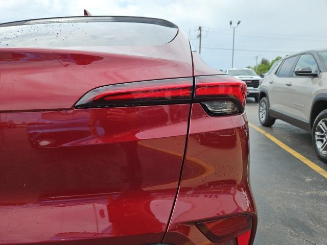 new 2025 Buick Envista car, priced at $26,292