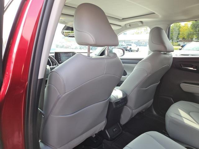used 2020 Toyota Highlander car, priced at $33,995