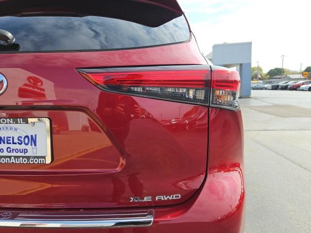 used 2020 Toyota Highlander car, priced at $33,995
