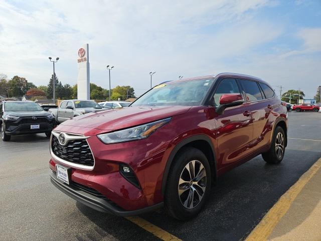 used 2020 Toyota Highlander car, priced at $33,995