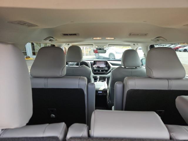 used 2020 Toyota Highlander car, priced at $33,995