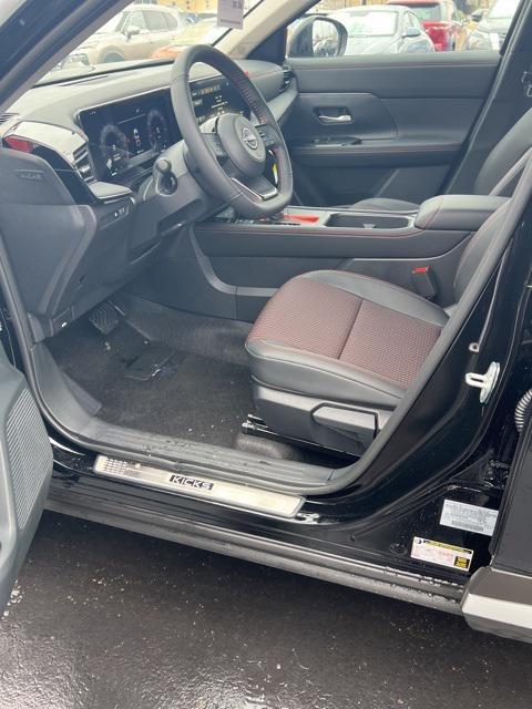 new 2025 Nissan Kicks car, priced at $29,736
