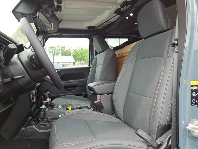 new 2025 Jeep Wrangler car, priced at $45,204