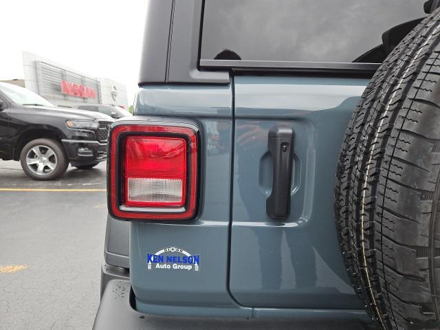 new 2025 Jeep Wrangler car, priced at $45,204