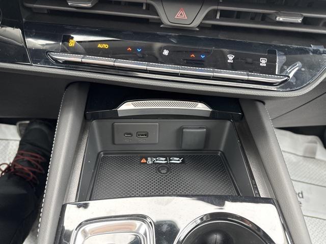 new 2025 Buick Envision car, priced at $40,406