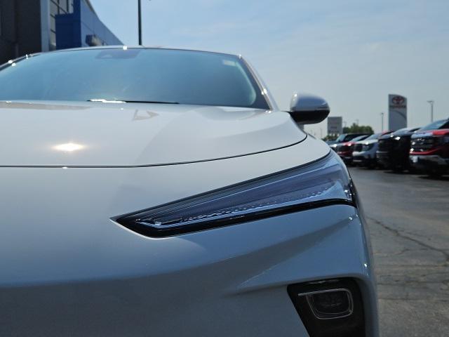 new 2025 Buick Envista car, priced at $25,195