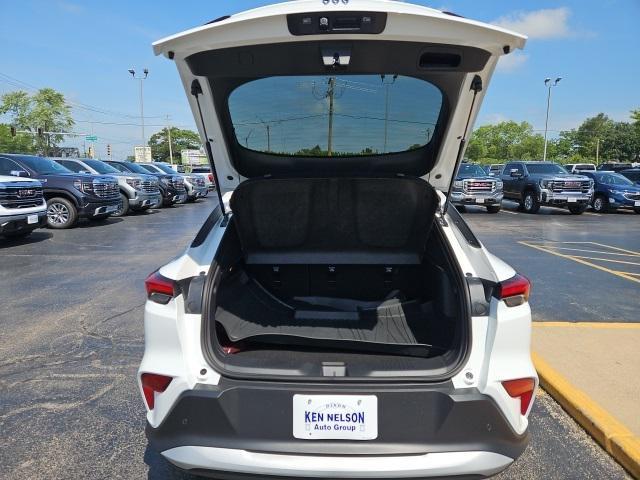 new 2025 Buick Envista car, priced at $25,195