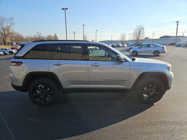 new 2024 Jeep Grand Cherokee car, priced at $41,297