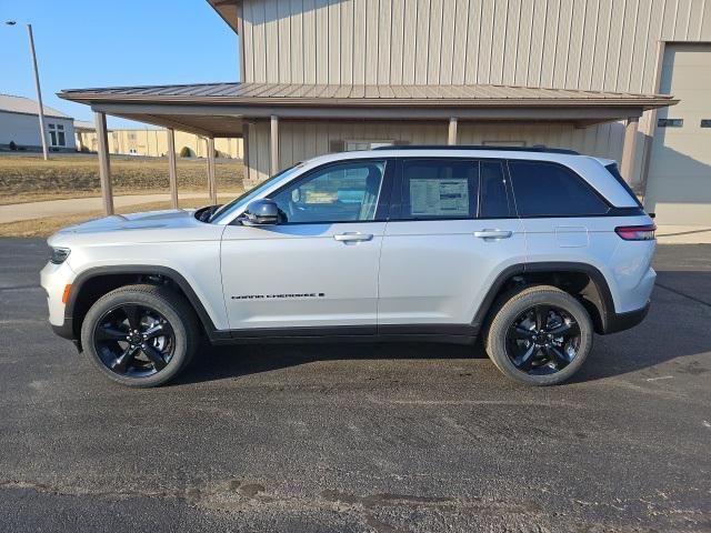 new 2024 Jeep Grand Cherokee car, priced at $41,297