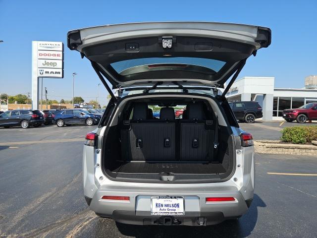 new 2025 Nissan Pathfinder car, priced at $45,799