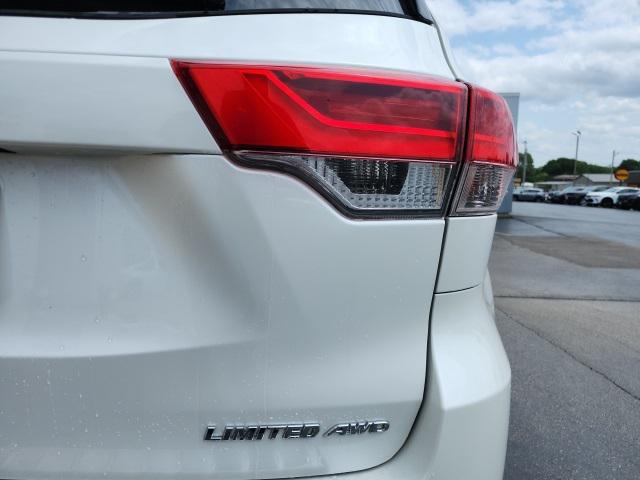 used 2019 Toyota Highlander car, priced at $27,974