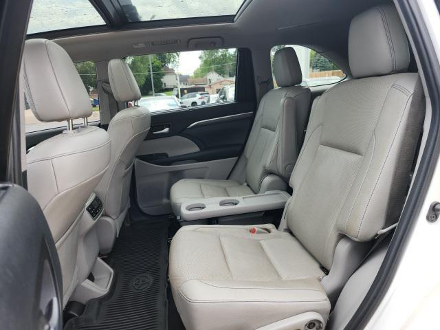used 2019 Toyota Highlander car, priced at $27,974