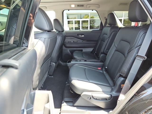 new 2025 Nissan Pathfinder car, priced at $43,893