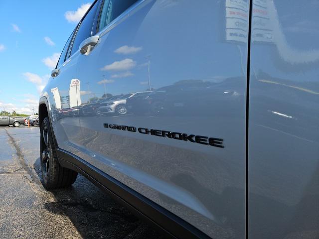 new 2025 Jeep Grand Cherokee car, priced at $52,281
