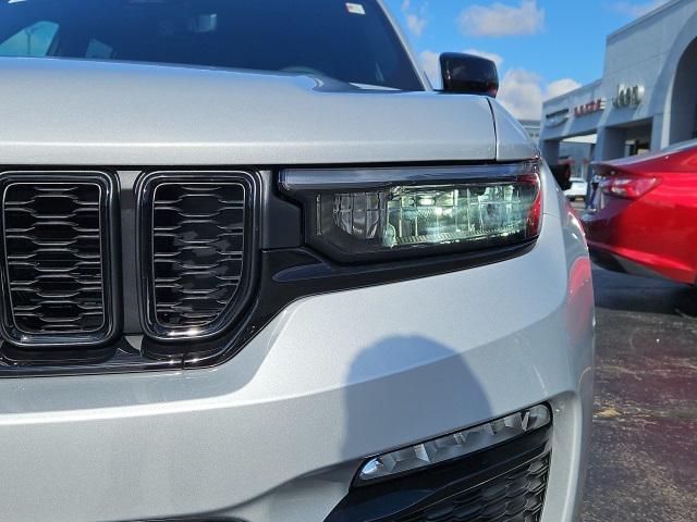 new 2025 Jeep Grand Cherokee car, priced at $52,281