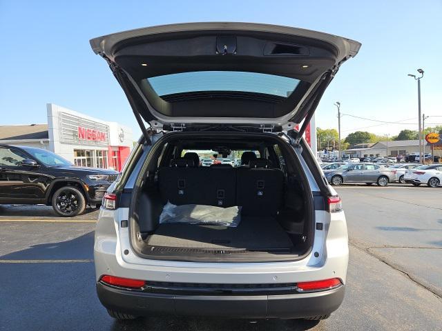 new 2025 Jeep Grand Cherokee car, priced at $42,296
