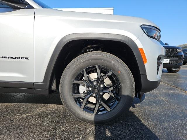 new 2025 Jeep Grand Cherokee car, priced at $42,296