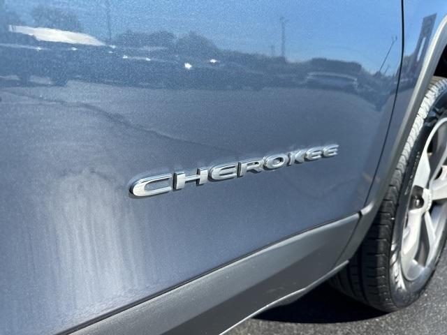 used 2021 Jeep Cherokee car, priced at $22,999