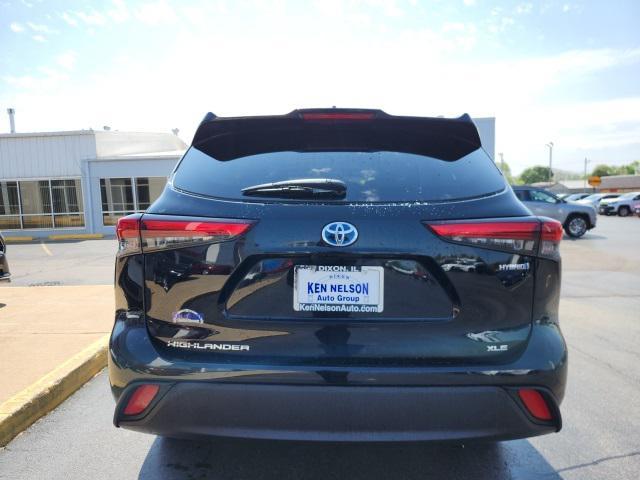 used 2022 Toyota Highlander Hybrid car, priced at $36,995