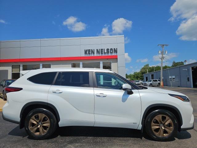 used 2023 Toyota Highlander Hybrid car, priced at $43,595