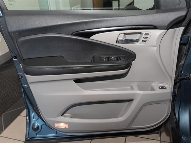 used 2022 Honda Pilot car, priced at $28,495