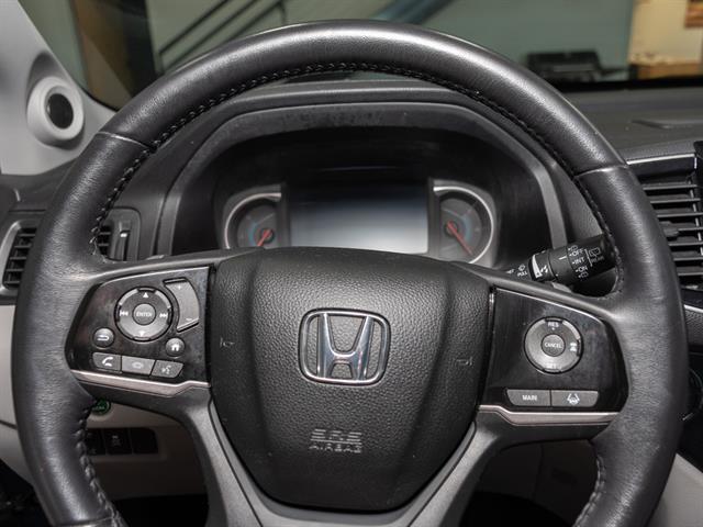 used 2022 Honda Pilot car, priced at $28,495