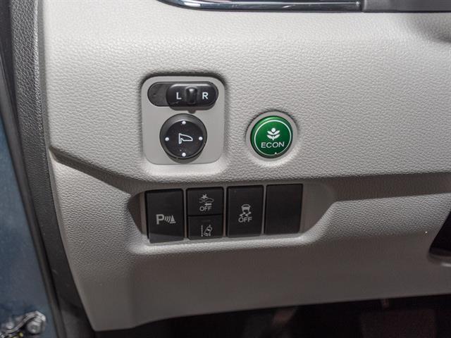 used 2022 Honda Pilot car, priced at $28,495