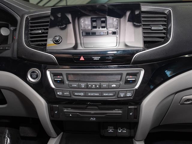 used 2022 Honda Pilot car, priced at $28,495