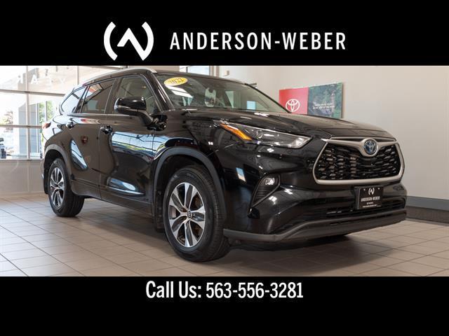 used 2022 Toyota Highlander Hybrid car, priced at $29,800