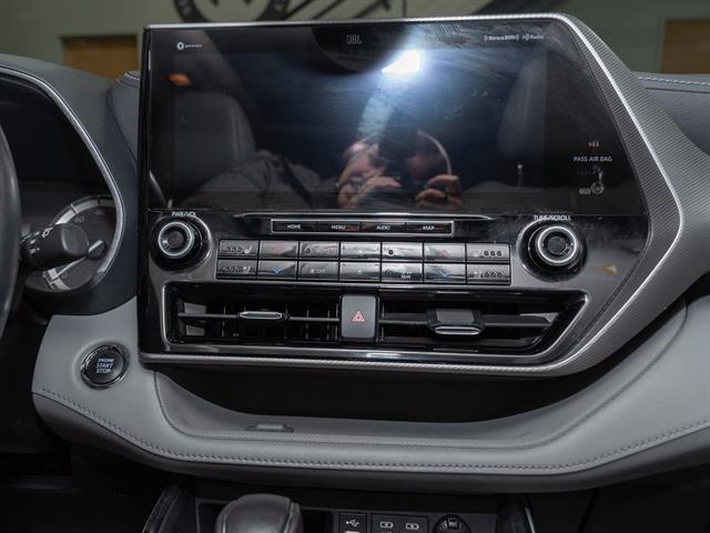 used 2022 Toyota Highlander car, priced at $39,495