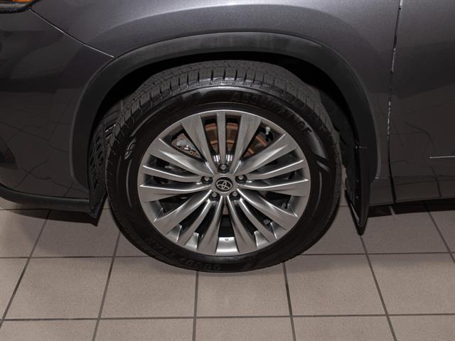 used 2022 Toyota Highlander car, priced at $39,495