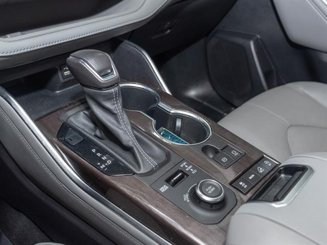 used 2022 Toyota Highlander car, priced at $39,495