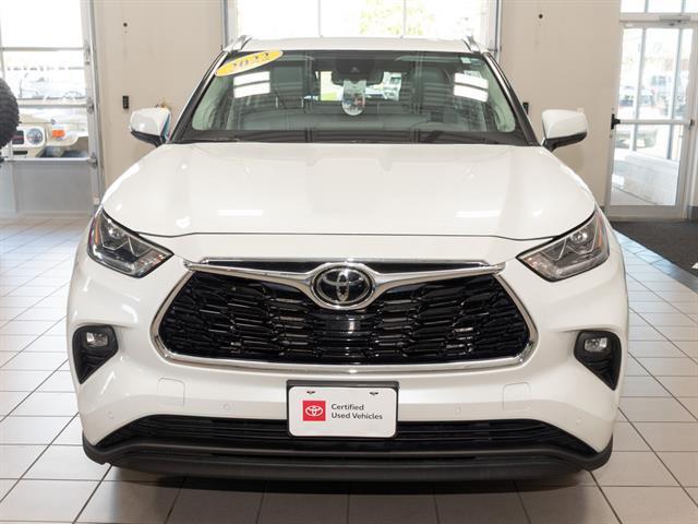 used 2022 Toyota Highlander car, priced at $39,500
