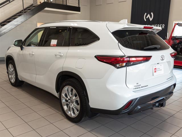 used 2022 Toyota Highlander car, priced at $39,500