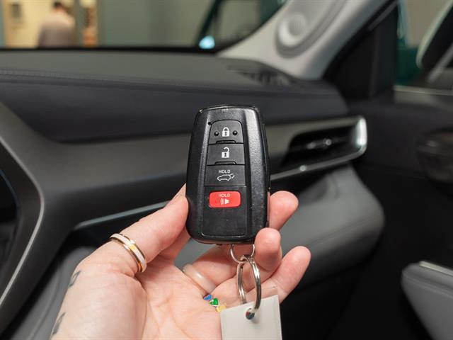 used 2022 Toyota Highlander car, priced at $39,500