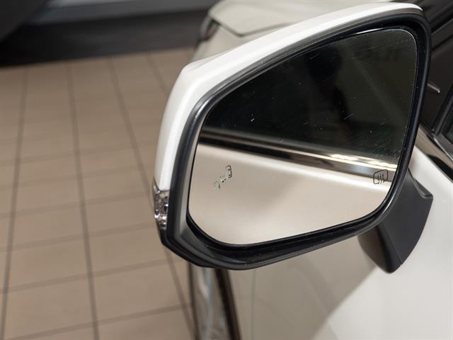 used 2022 Toyota Highlander car, priced at $39,500