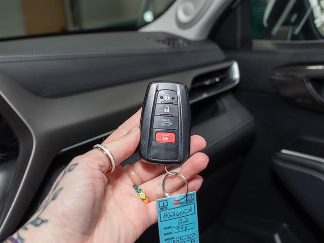 used 2022 Toyota Highlander car, priced at $40,550