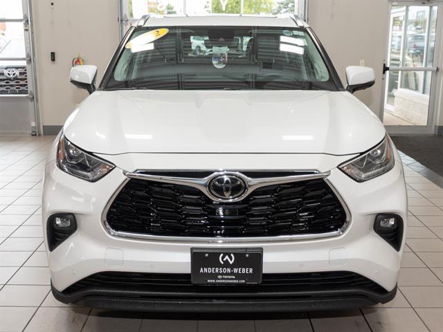 used 2022 Toyota Highlander car, priced at $40,550