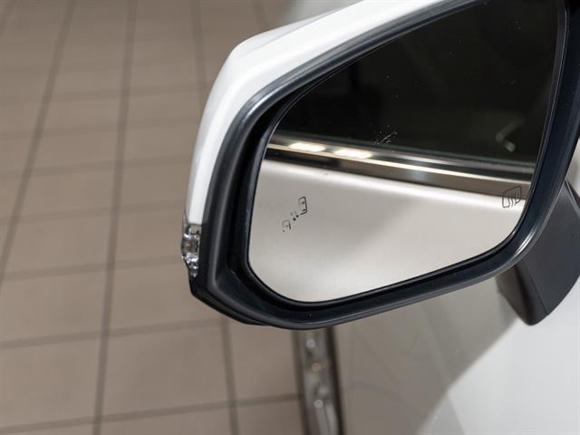 used 2022 Toyota Highlander car, priced at $40,550