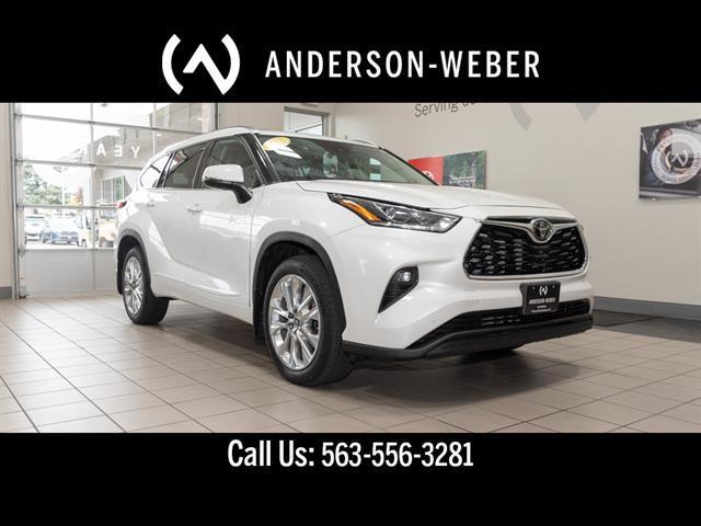 used 2022 Toyota Highlander car, priced at $40,550