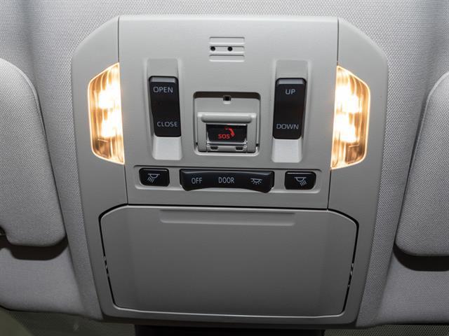 used 2022 Toyota Highlander car, priced at $40,550