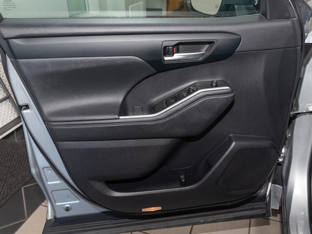 used 2024 Toyota Highlander car, priced at $39,495