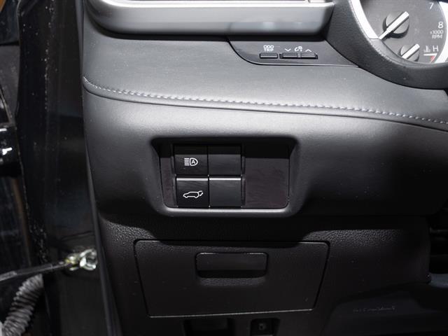 used 2022 Toyota Highlander car, priced at $35,800