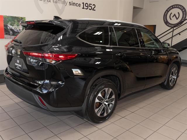 used 2022 Toyota Highlander car, priced at $35,800